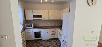 We sell exclusively a family house - terraced house in very good condition in Fr
