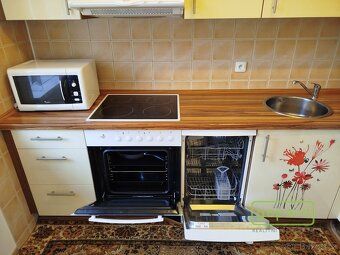 We sell exclusively a family house - terraced house in very good condition in Fr