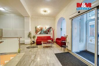 Offer lease transfer of fully equipped nail studio for rent in established salon at Pod Všemi…