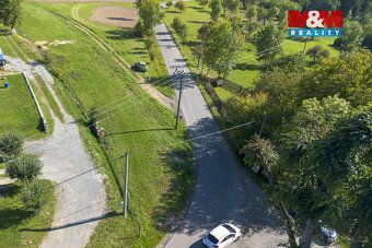 We offer for sale an attractive building plot of 116 sqm in a quiet part of the village of Krasoňovice.