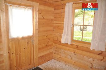 We offer for sale a cozy, newly built wooden cottage of