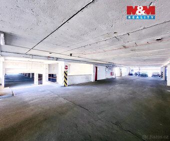 Nabízíme k pronájmu uzavřené samostatné garážové stání o vel