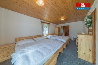 Nabízíme k pronájmu jedinečnou dřevěnou chalupu v srdci CHKO