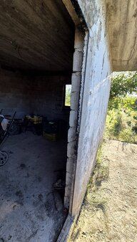 For sale flat land of regular shape with total area of 1452m².