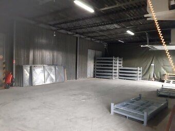 We offer for rent warehouse and office space of various sizes (from 10 m² up to 5077 m²).