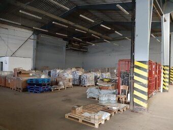 We offer for rent warehouse and office space of various sizes (from 10 m² up to 5077 m²).