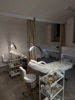 We're looking for a pleasant coworker in newly renovated salon - sharing space (separate by curtain).
