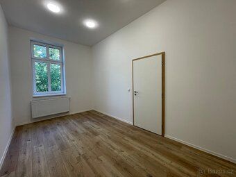 Pronájem bytu 3+1 (90m²), 1.patro cihlového domu, který je k