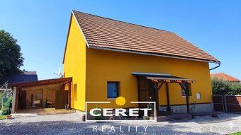 On behalf of the owner we offer for sale sensitively complete renovated insulated family house…