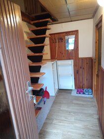We offer for rent a cottage in the village of Hradiště district Rokycany (20 min from Rakovník, 30 min from Rokycany)
