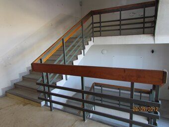 Sell 6 story administrative building /5 above ground floors and 1 underground floor /with floor area of approx.