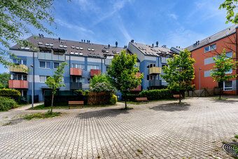 K pronájmu nabízíme útulný byt o dispozici 1+kk a podlahové 