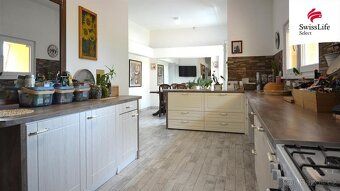 Luxusní vila s nekonečnými možnostmi využití bydlení, podnik