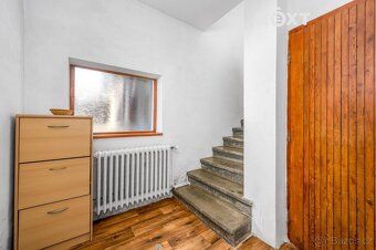 Prodej prostorného rodinného domu (206 m²) s uzavřeným dvore