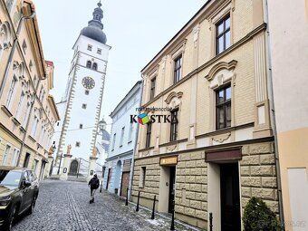 Shopping corner, café, confectionery shop, office ... offered space