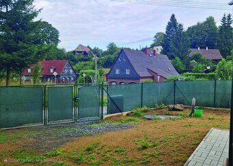 Celková plocha: 887 m2 Elektřina: 230V, 400V Inženýrské sítě