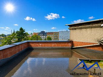 Продається два нетипові горищні квартири у приватній