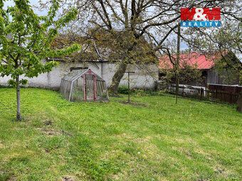 Nabízíme ke koupi dvoupodlažní rodinný dům o zastavěné ploše