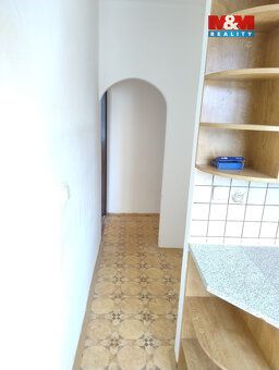 Nabízíme k prodeji prostorný byt 2+1 o užitné ploše 50 m² v 