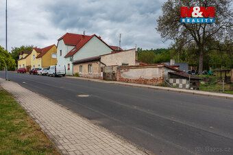 We offer for sale a family house located in a quiet part of