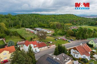 We offer for sale a family house located in a quiet part of