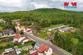 We offer for sale a family house located in a quiet part of