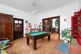 GREAT POTENTIAL - suitable for investors or large family... N