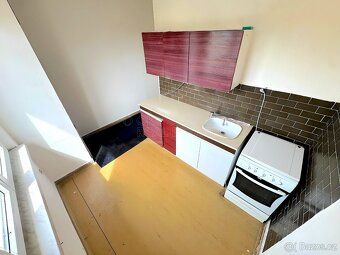 Looking for an apartment with potential in excellent location and possibility of customization?