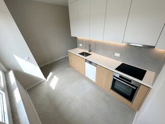 Looking for an apartment with potential in excellent location and possibility of customization?