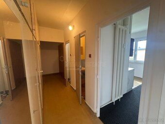 Looking for an apartment with potential in excellent location and possibility of customization?