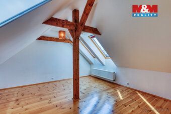 Nabízíme k prodeji prostorný rodinný dům o užitné ploše 172 
