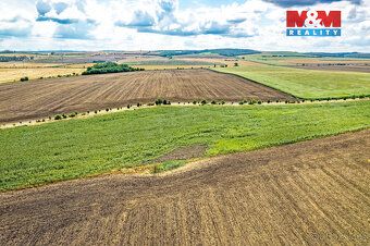 Approx. 2.5 km southeast of the small village of Žatčany near Brno, we offer for sale a plot…