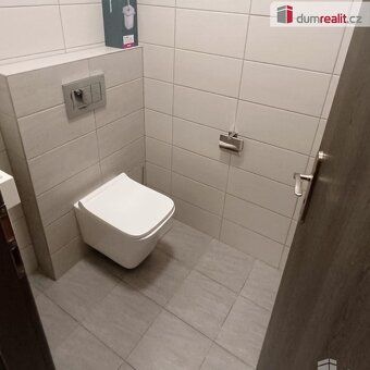 + zálohy spojené s užíváním 2.500,- Kč/měs. + záloha na elek