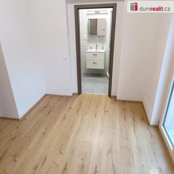 + zálohy spojené s užíváním 2.500,- Kč/měs. + záloha na elek