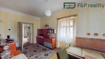 Family house with generous usable area of 180 m2, with possibility for two completely separate…