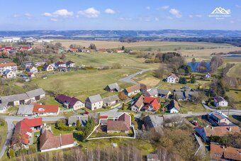 We offer for sale a very nice family house with 3 bedrooms and an area of 610 sqm located in…