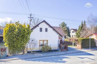We offer for sale a very nice family house with 3 bedrooms and an area of 610 sqm located in…