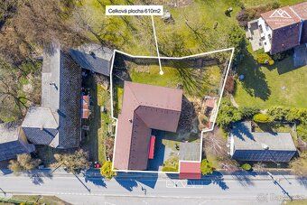 We offer for sale a very nice family house with 3 bedrooms and an area of 610 sqm located in…