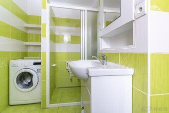Nabízíme Vám k pronájmu slunný byt 2+1 o celkové výměře 60 m