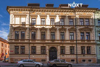 We offer for sale a spacious 2+1 apartment with usable area of 80 m2
