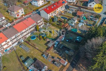 Prodej řadového rodinného domu se zahradou – Ždírec nad Doub