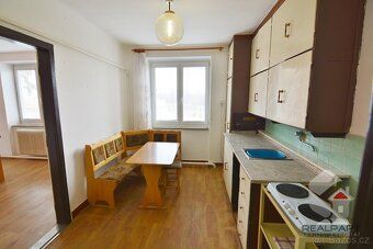 We offer for sale a semi-detached family house 3 + 1 with a floor area of 101 m² in the center…