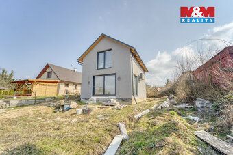 Nabízíme k prodeji prostornou novostavbu samostatného domu s
