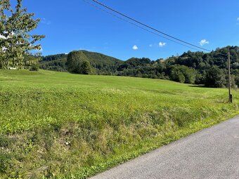 We offer for sale a slightly sloping building plot in the village of Nýdek, which is ideal for…
