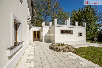Dumrealit.cz will arrange the sale of former manor house