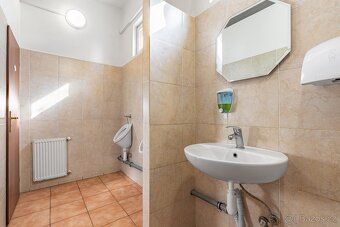Na adrese Bratislavská 20 v Břeclavi nabízíme k přenechání z