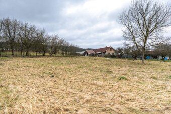 We offer two equally large building plots totaling 