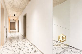 Moderní 1+kk o velikosti 33,2 m² s částečným vybavením v mod