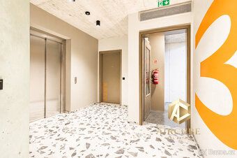 Moderní 1+kk o velikosti 33,2 m² s částečným vybavením v mod