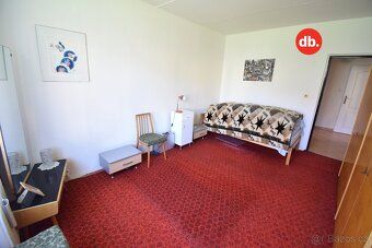 Ev.č. 01793 Nabízíme k prodeji prostorný byt 3+1 o výměře ce